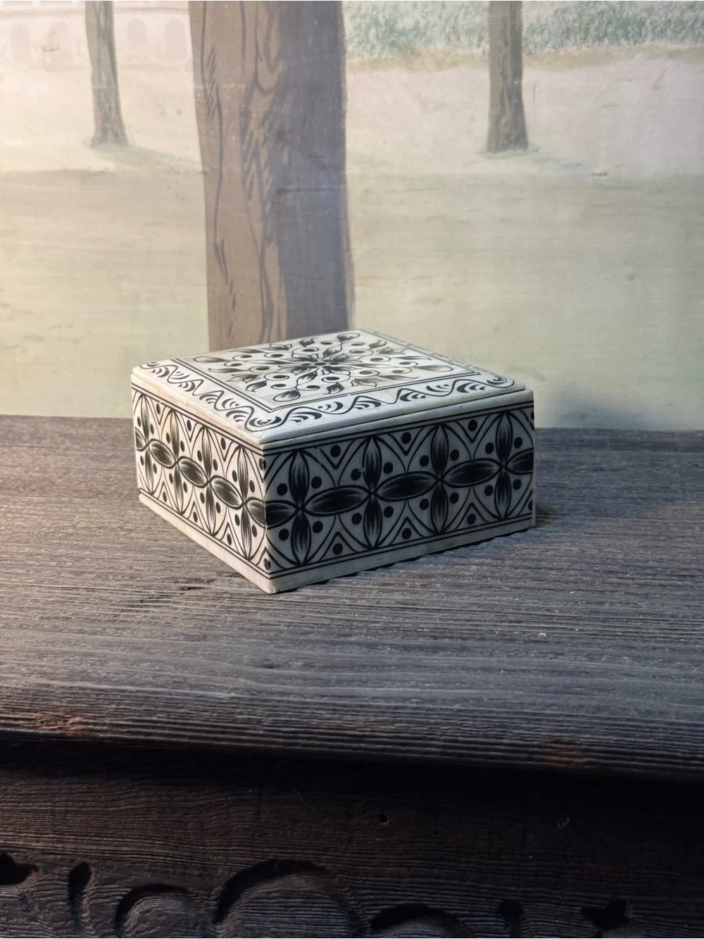 VTG Black and White Decorative Bone Box